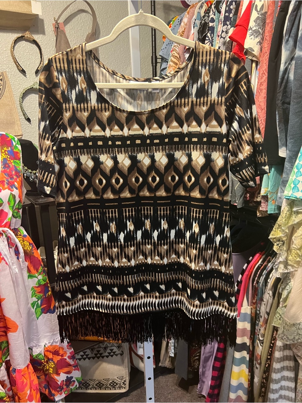 Kim Rogers Black and Brown Geometric Fringe-Hem Short Sleeve Top